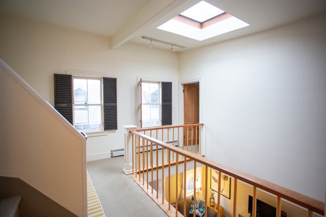 Building Photo - 11 Ellwood St