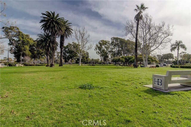 Foto del edificio - 527 Crest Ave