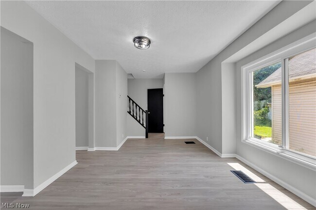 Foto del edificio - 1227 E 170th St