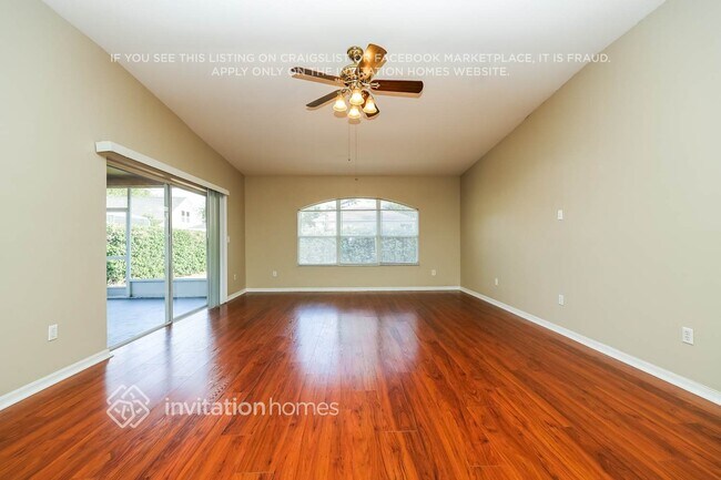 Foto del edificio - 17127 Falconridge Rd