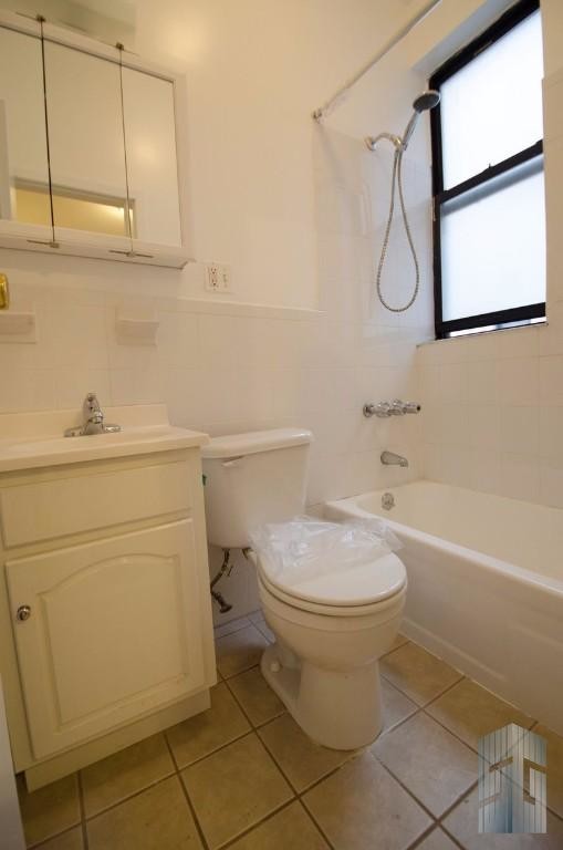 Foto del edificio - 210 W 94th St