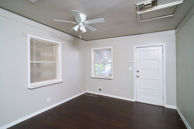 Foto del edificio - 1628 32nd Ave N