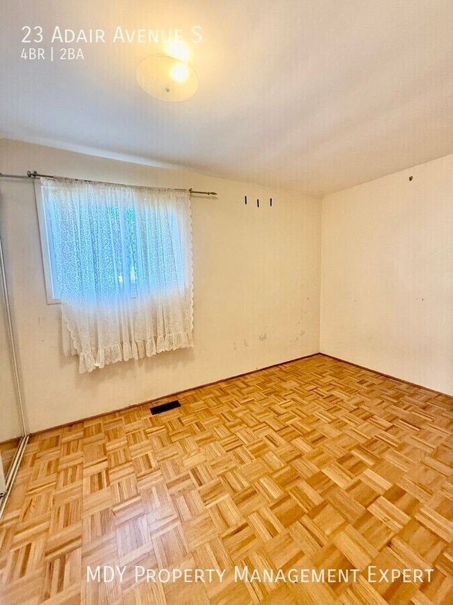 Photo du bâtiment - Welcome to this charming home!