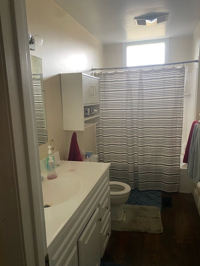 1st floor full bath - 2235 Victor St Townhome