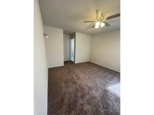 Building Photo - Open concept, big yard, Central schools