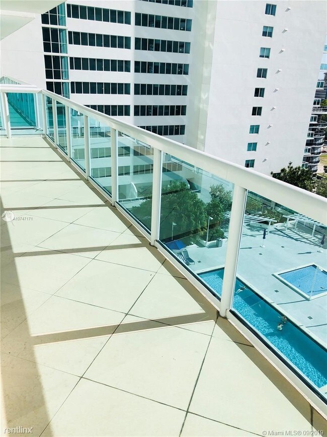 Building Photo - 2 br, 2 bath Apartment - 1800 CLUB