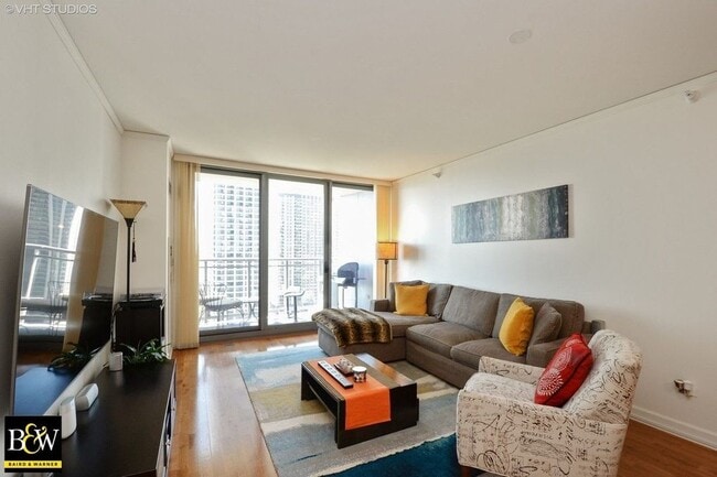 Foto del edificio - 450 E Waterside Dr