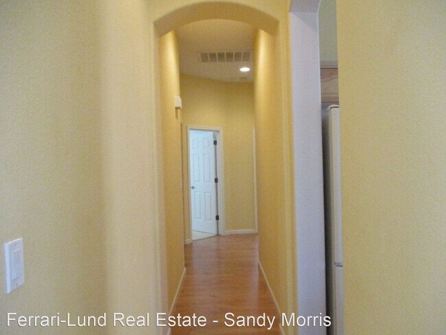 Building Photo - 3 br, 2 bath House - 1635 Arboleda