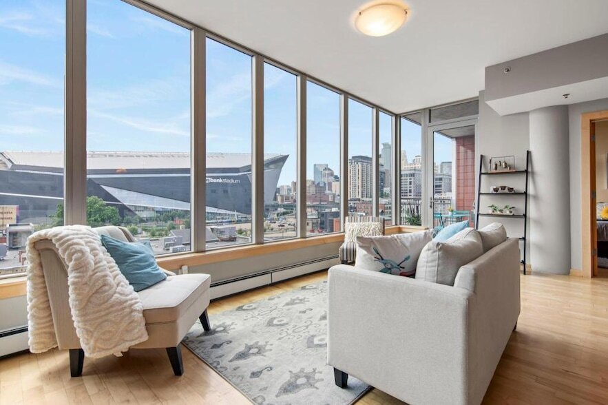 Foto principal - 215 10th Ave S