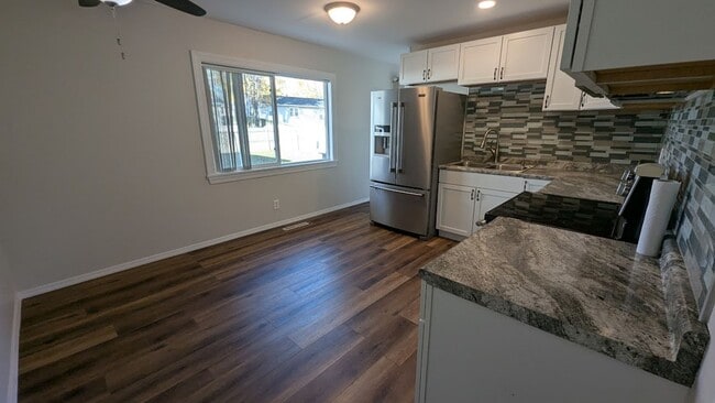 Building Photo - 1750 W 54th St