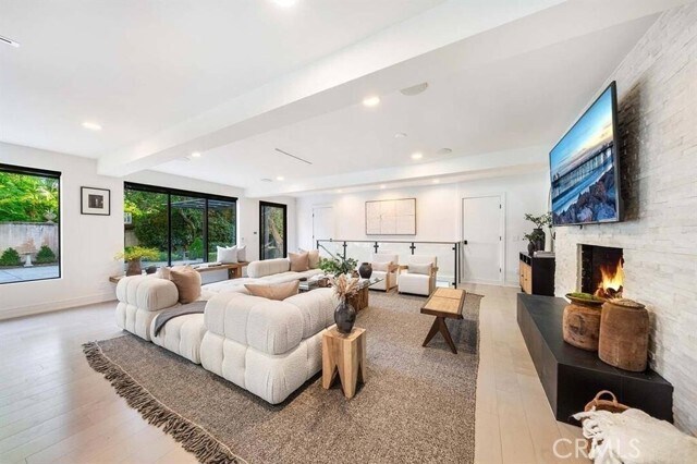 Foto del edificio - 760 S San Rafael Ave