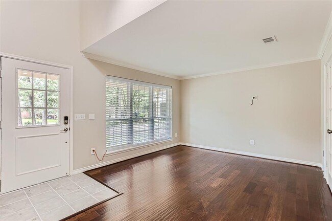 Building Photo - 27 E Stony Bridge Cir