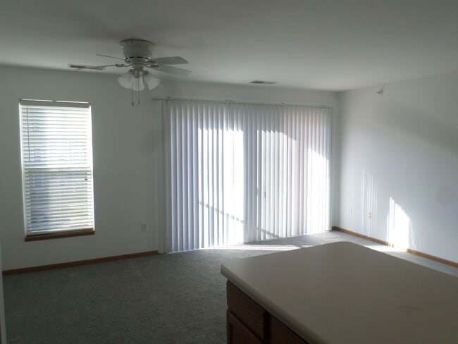 Building Photo - 6935 70th Ct