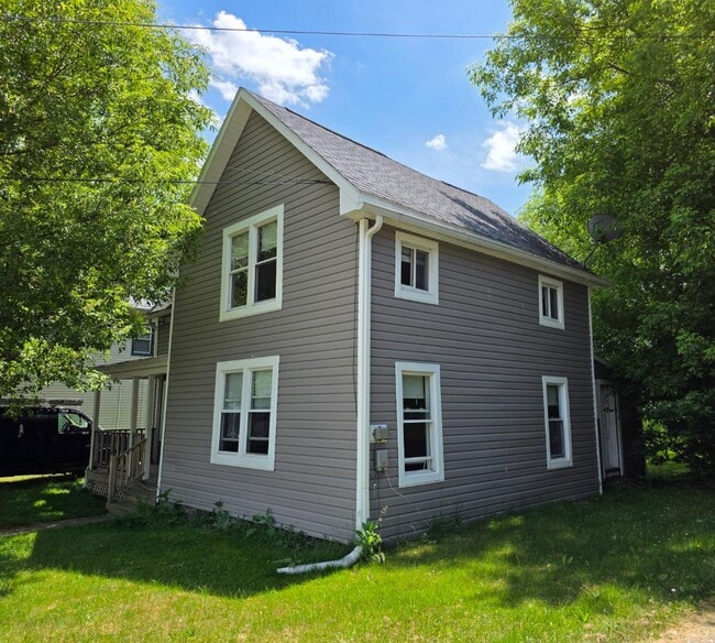 Building Photo - 29 E Vanscoter St