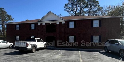 Building Photo - 132 Rolland St