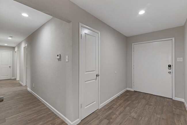 Foto del edificio - Spacious Whole Home For Rent in Dallas