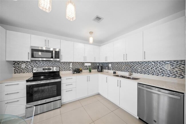 Building Photo - 14474 SW 259th St