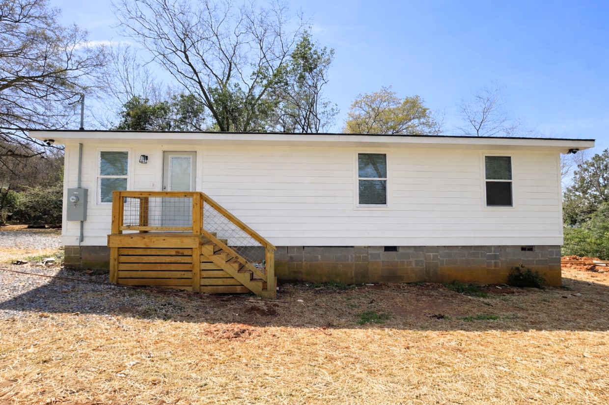 NEW CONSTRUCTION AVAILABLE APRIL 1ST! - NEW CONSTRUCTION AVAILABLE APRIL 1ST!