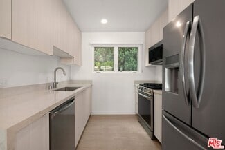 Building Photo - 847 S Sherbourne Dr