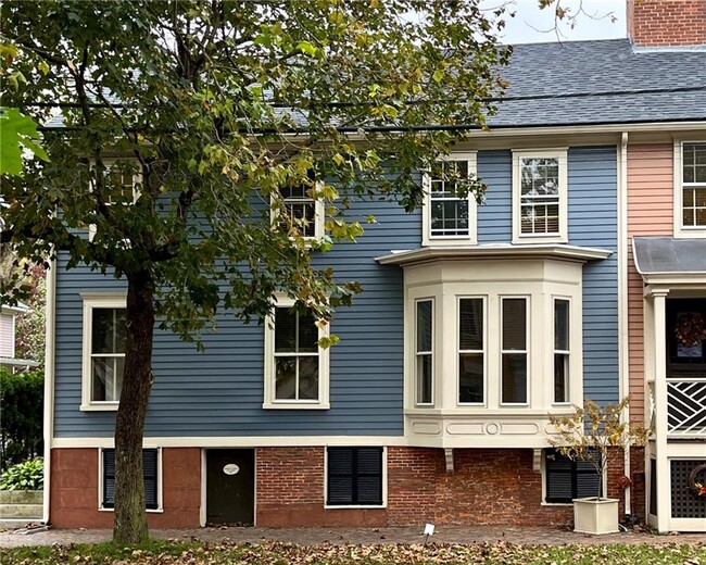 Building Photo - 60 Main St