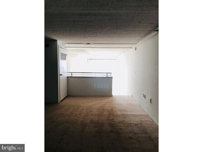Building Photo - 2300 Walnut Street Unit 1B-211