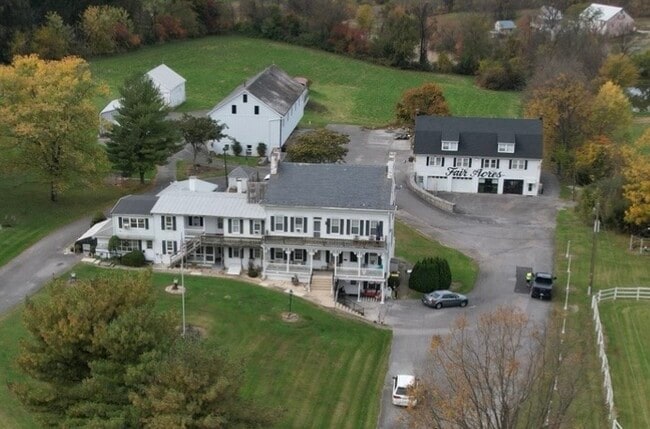 Building Photo - 47 Fair Acres Dr