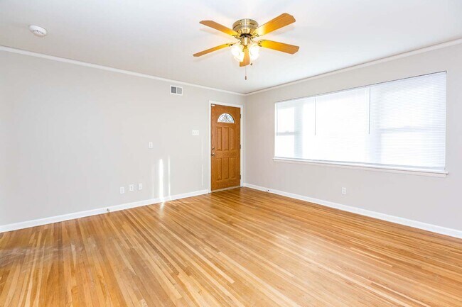 Foto del edificio - 7204 Marguerite Ln