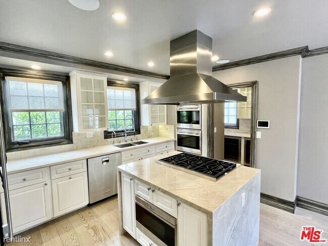 Foto del edificio - 3 br, 3 bath Condo - 252 S Spalding Dr