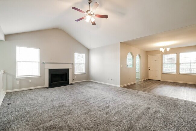 Building Photo - 1041 Crest Ridge Pl SW