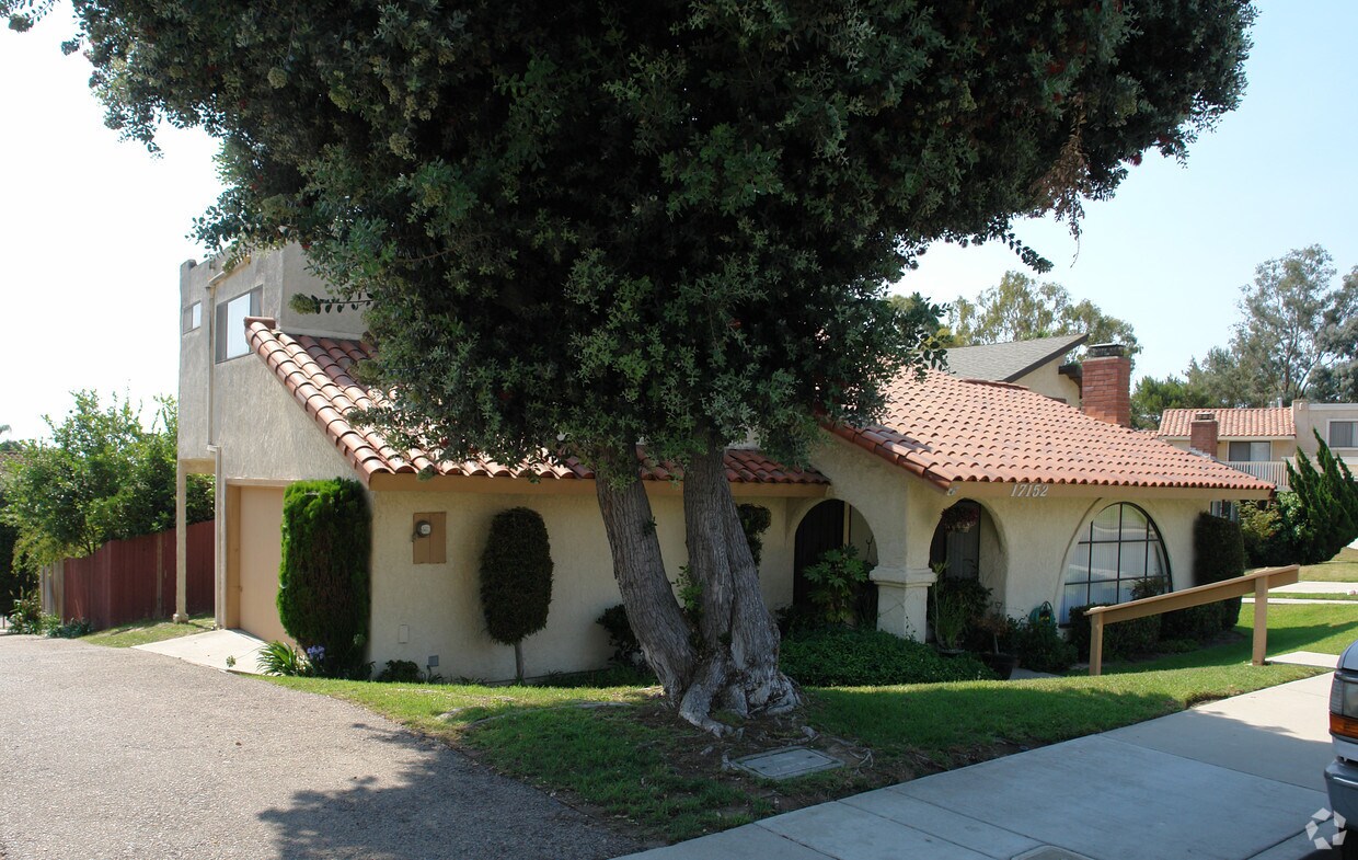 Building Photo - 17152 Harbor Bluffs Cir