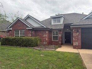Building Photo - 3009 SW Briar Creek Ave