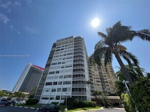 Building Photo - 100 Golden Isles Dr