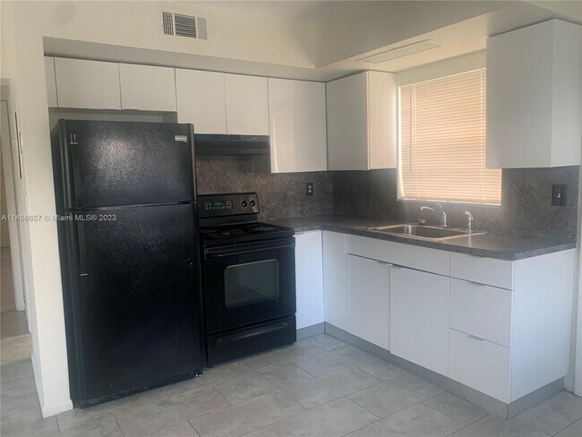 Foto del edificio - 218 SE 10th St