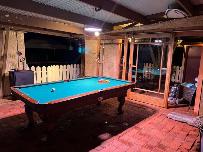 Building Photo - 259 N Kalaheo Ave