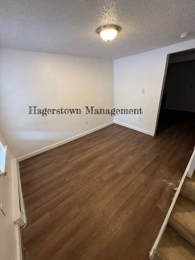 Building Photo - Duplex