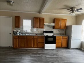 Building Photo - 1007 Wallace St