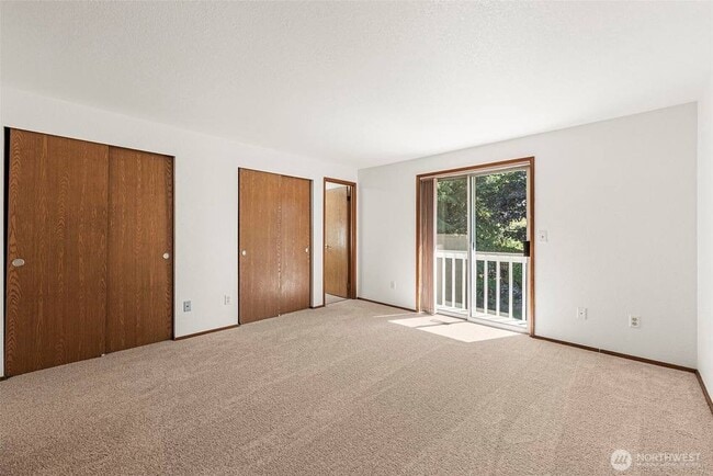 Building Photo - Puyallup