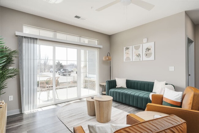 Building Photo - 5825 Sunset Wy