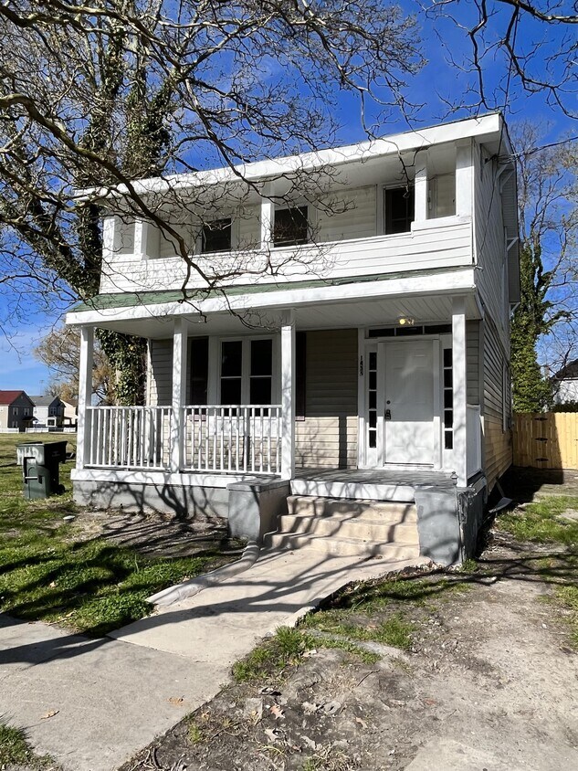 Primary Photo - 1435 Bolton St