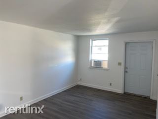 Building Photo - 2 br, 1 bath Duplex - 3702 Killam Ave B
