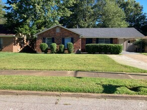 Building Photo - 5032 Long Branch Dr