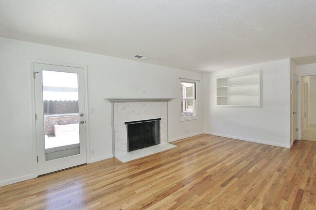 Building Photo - Single-Level Home Nestled in the North End