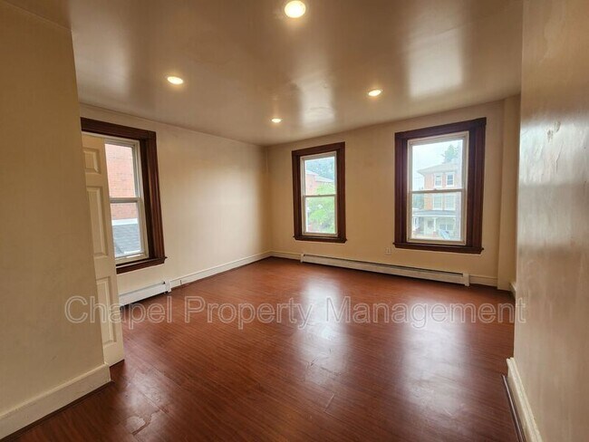 Foto del edificio - 830 Wynnewood Rd