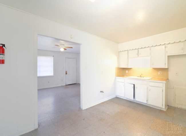 Building Photo - 5441 Pardee St