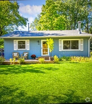 Building Photo - 325 Quantico Ln N