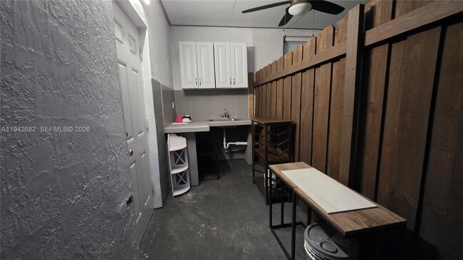 Foto del edificio - 1601 SE 17th St