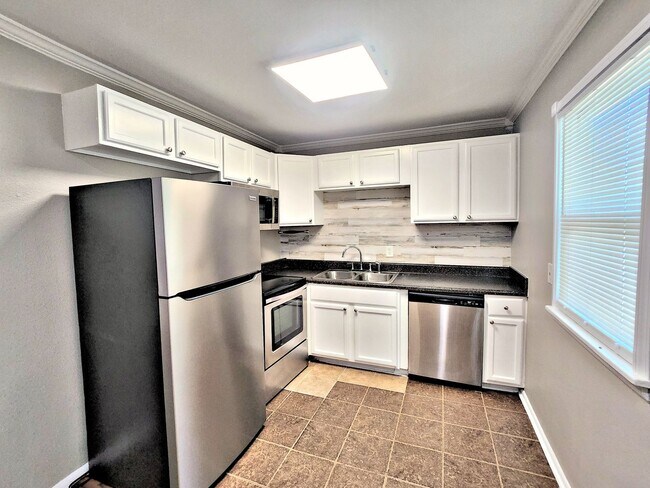 Foto del edificio - 1504 Oakwood Ave NE