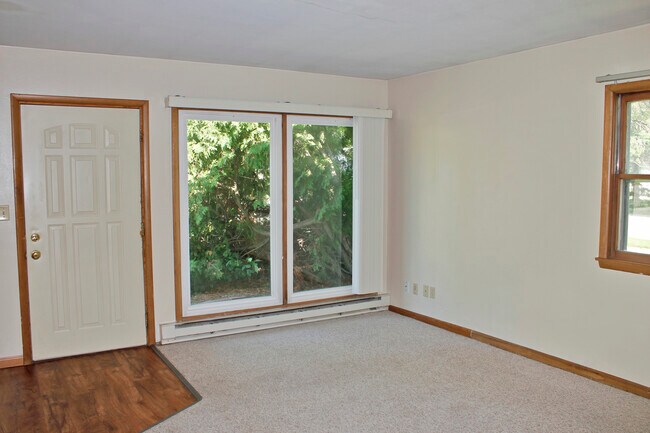 Building Photo - 128 Jefferson Ave