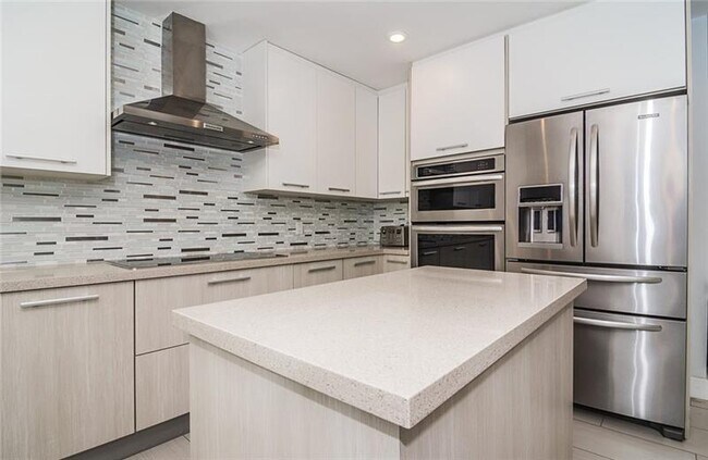 Foto del edificio - 2033 NE 32nd Ave