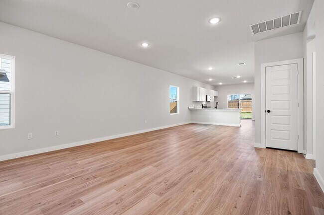 Building Photo - Brand New Home In Los Altos!!!